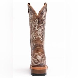 Idyllwind cowgirl boots. Size 6.5. Used twice no dents or scratches.